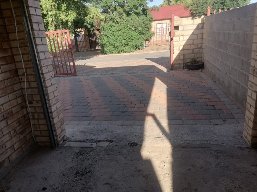 4 Bedroom Property for Sale in Mandela View Free State